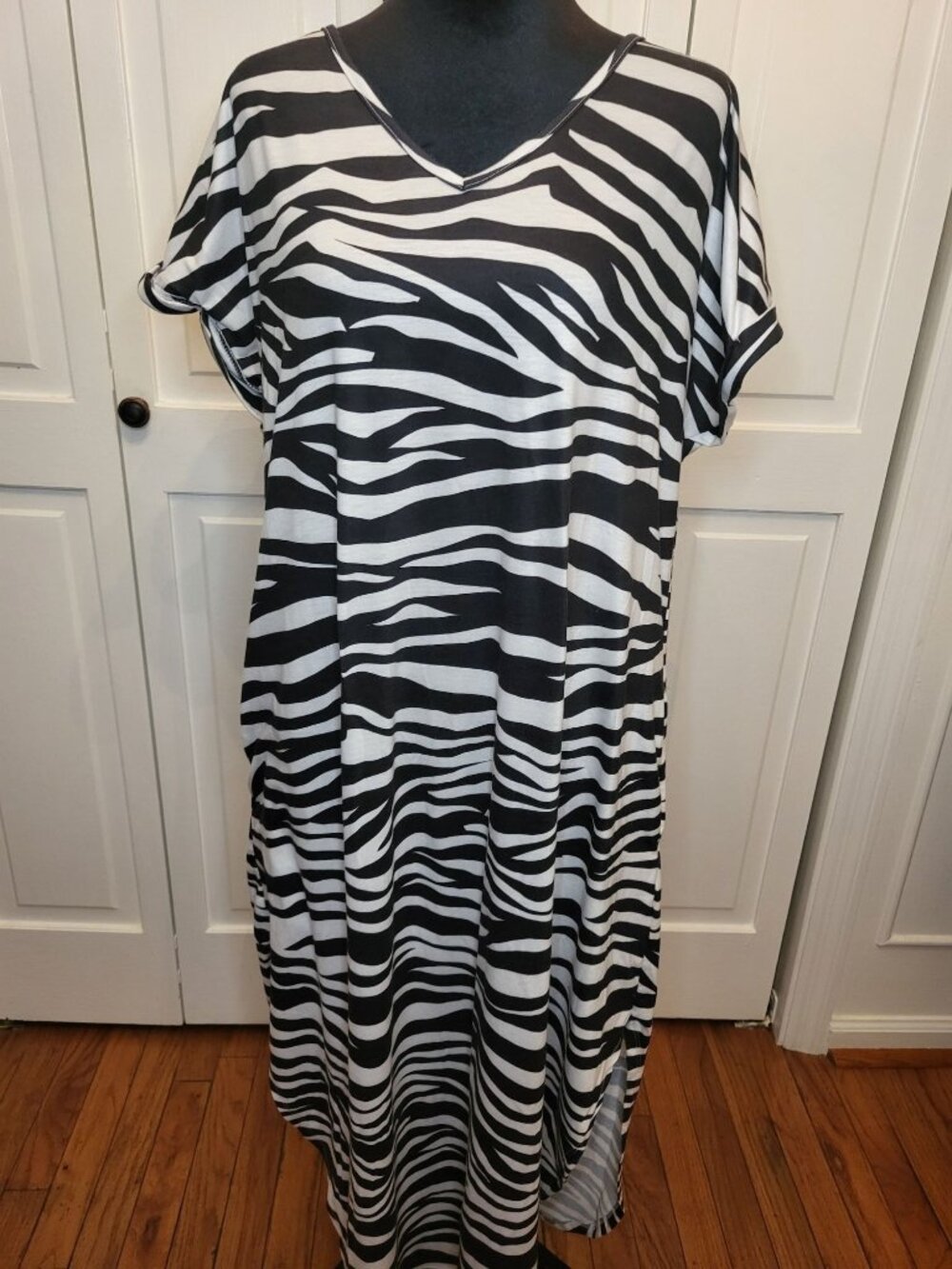 Shein Black White Zebra Striped Maxi Knit Dress Pockets XL Comfy Y2K Travel Boho